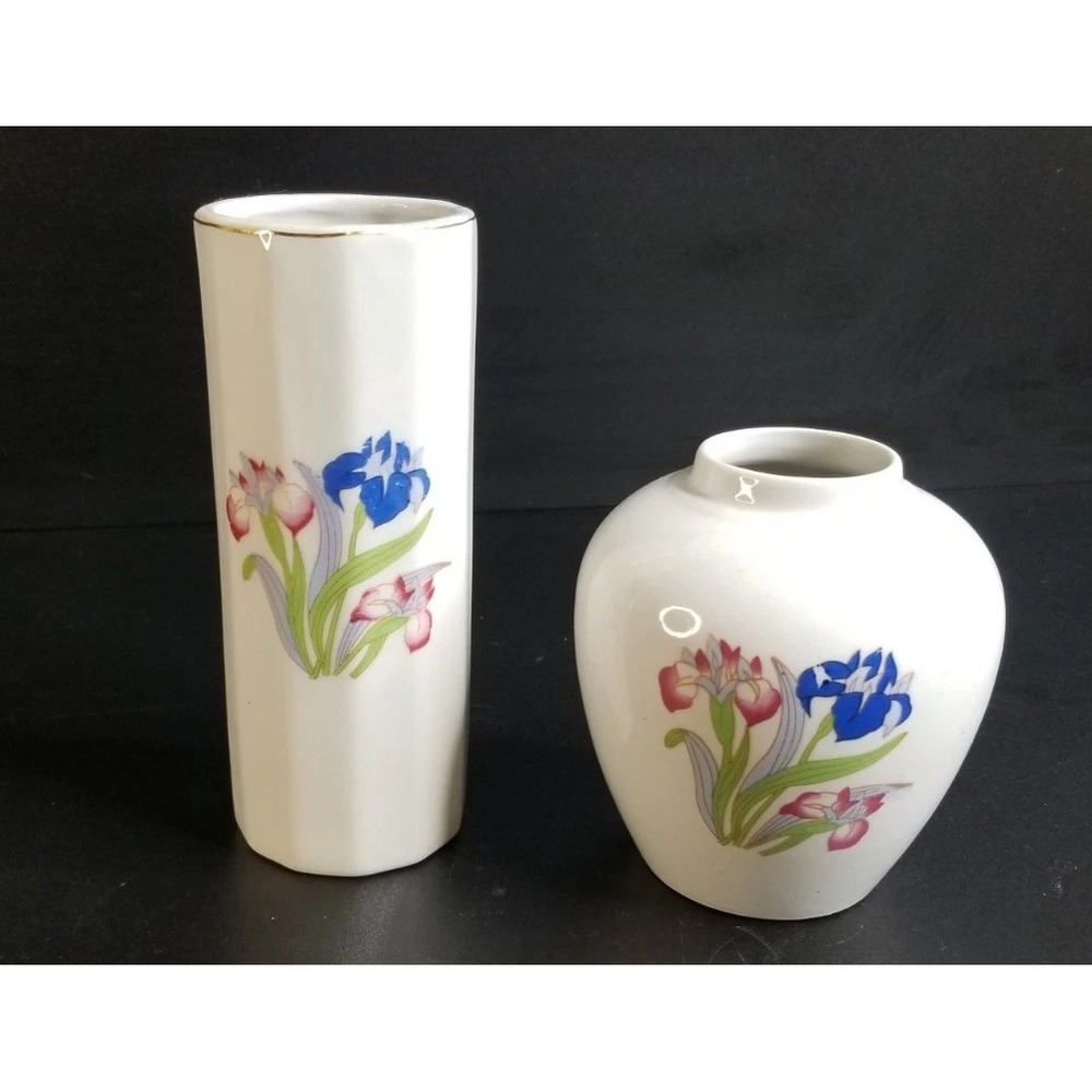 Vintage Handpainted Floral Pattern Vase, RARE